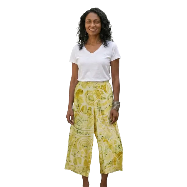 Pantalon Court Large en Soie Synthétique "Soleil d'Orient" - Imprimé Graphique Jaune